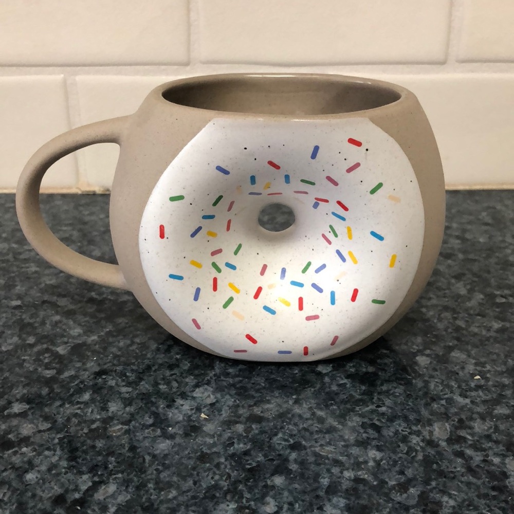 URBAN OUTFITTERS donut coffee mug